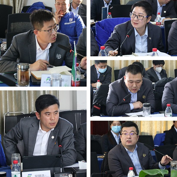 与会人员会商.jpg